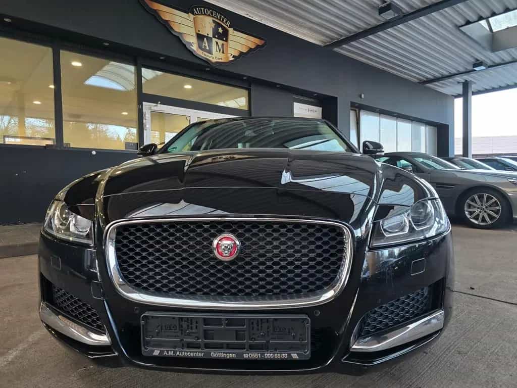 Jaguar XF 30d Prestige BT/Leder/Navi/Pano/Kamera/19" 07/2018-photo-4