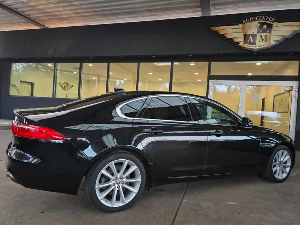 Jaguar XF 30d Prestige BT/Leder/Navi/Pano/Kamera/19" 07/2018-photo-9