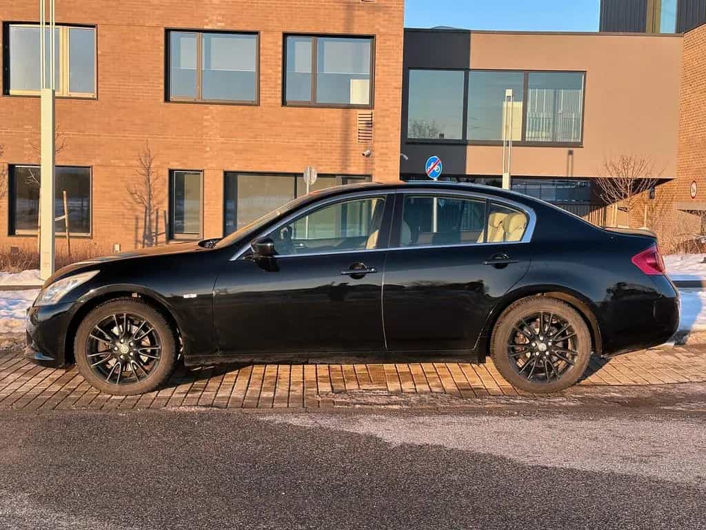 Infiniti G37 G37X V6 AT AWD 11/2010-photo-2