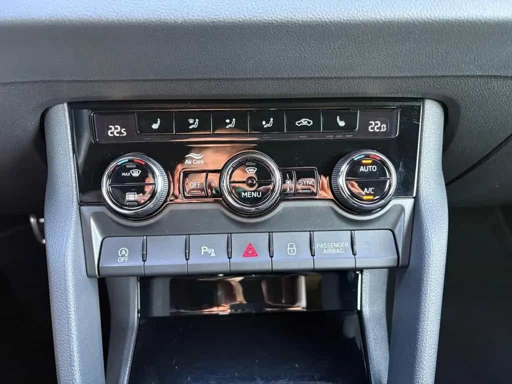 Skoda Karoq 1.5 TSI DSG Sportline *AHK*el. Heck*4xSHZ* 03/2024-photo-24