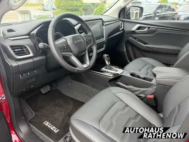 Isuzu D-Max Double Cab 4WD LSE Allrad Leder LED Mehrzo 12/2024-photo-11