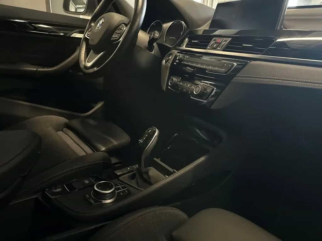 BMW X1 20d sDrive Aut.Sport-Line Navi ACC AHK Kamera 11/2020-photo-12