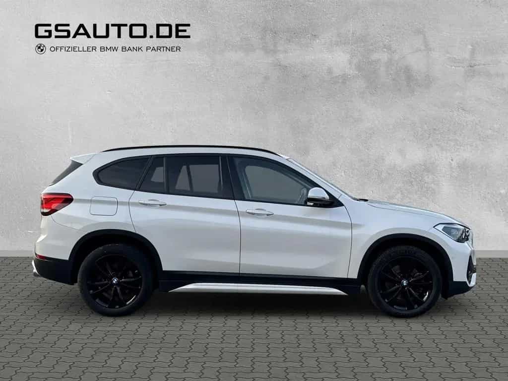 BMW X1 20d sDrive Aut.Sport-Line Navi ACC AHK Kamera 11/2020-photo-4