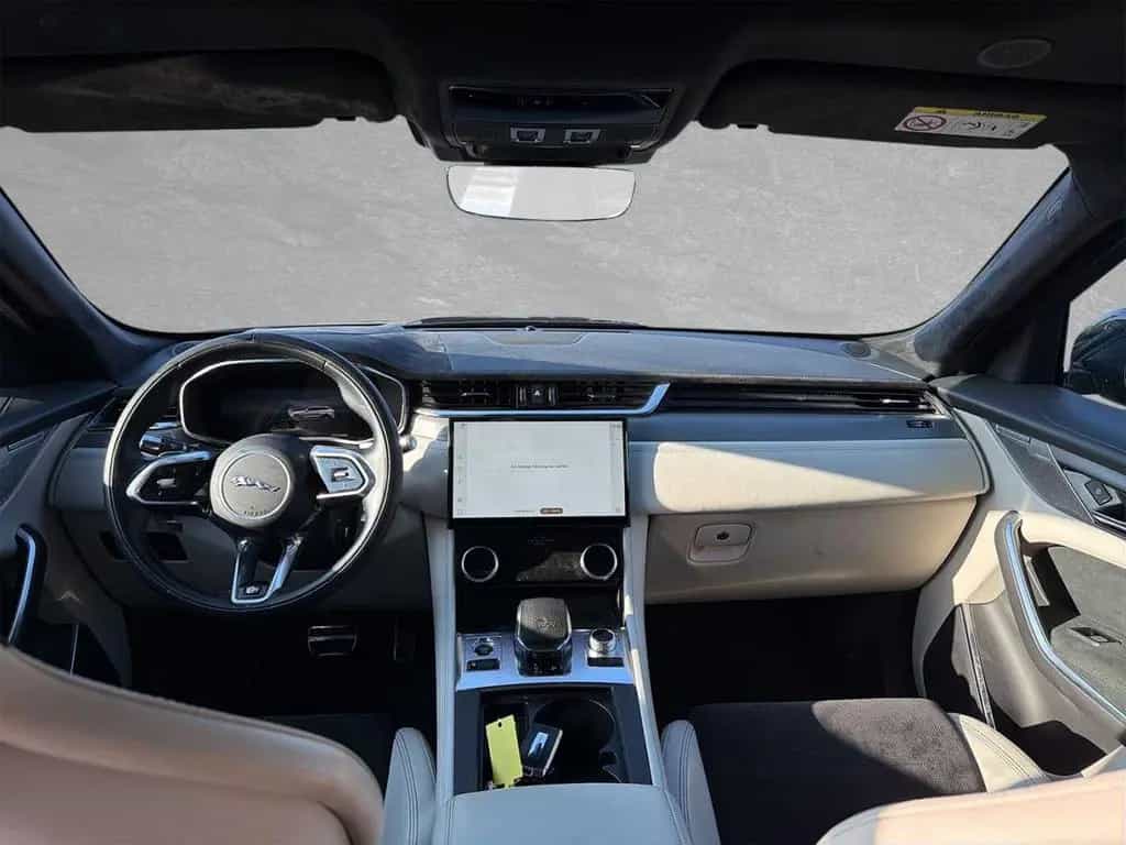 Jaguar F-Pace P550 AWD SVR 08/2022-photo-3