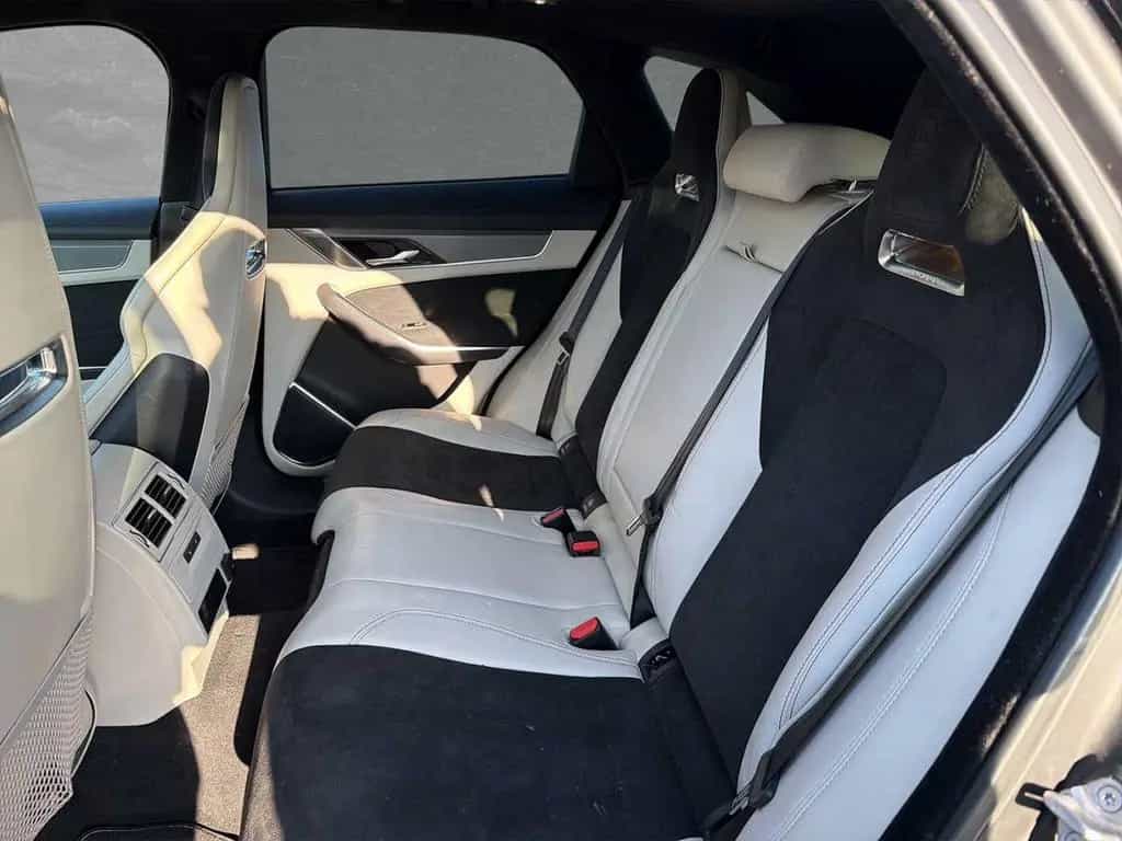 Jaguar F-Pace P550 AWD SVR 08/2022-photo-4