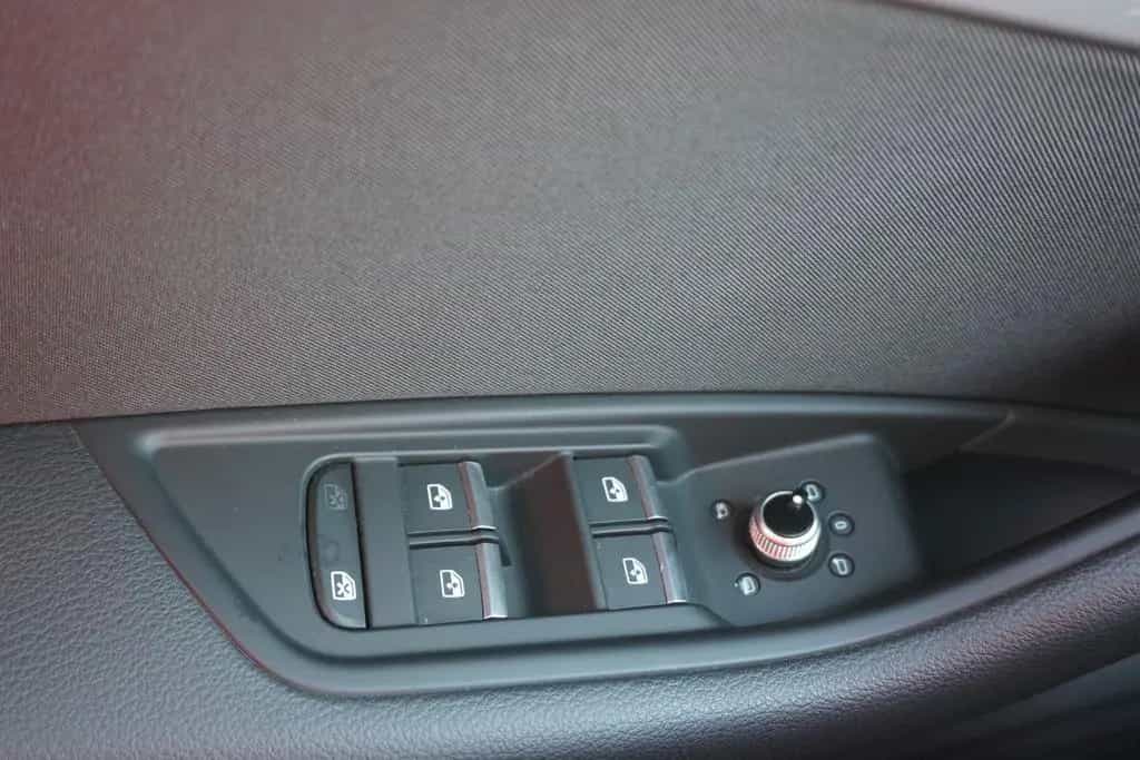 Audi A4 Avant 35 TDI S line S-Tronic LED Navi DAB 03/2021-photo-28