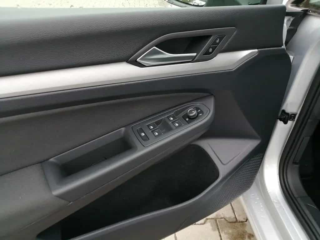 Volkswagen Golf VIII Life 1.5TSI / Navi, App, ACC, LED, SHZ 02/2022-photo-18