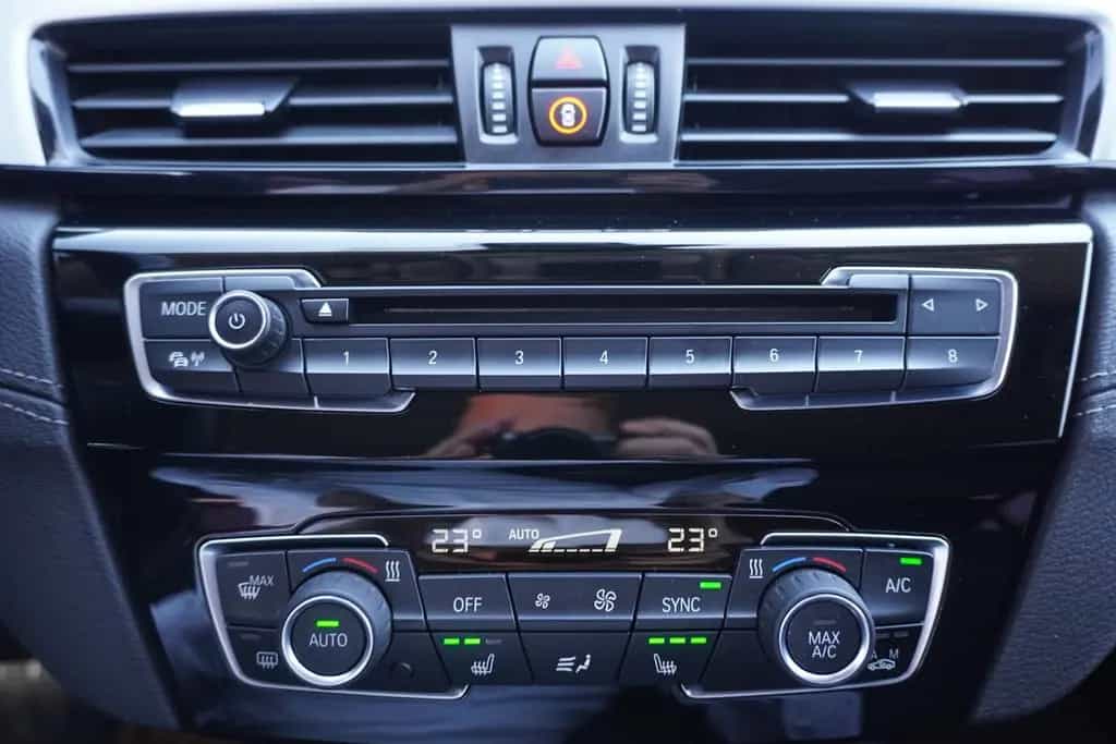 BMW X2 sDrive18iA LED Navi AHK el. Heckklappe PDC 01/2019-photo-13