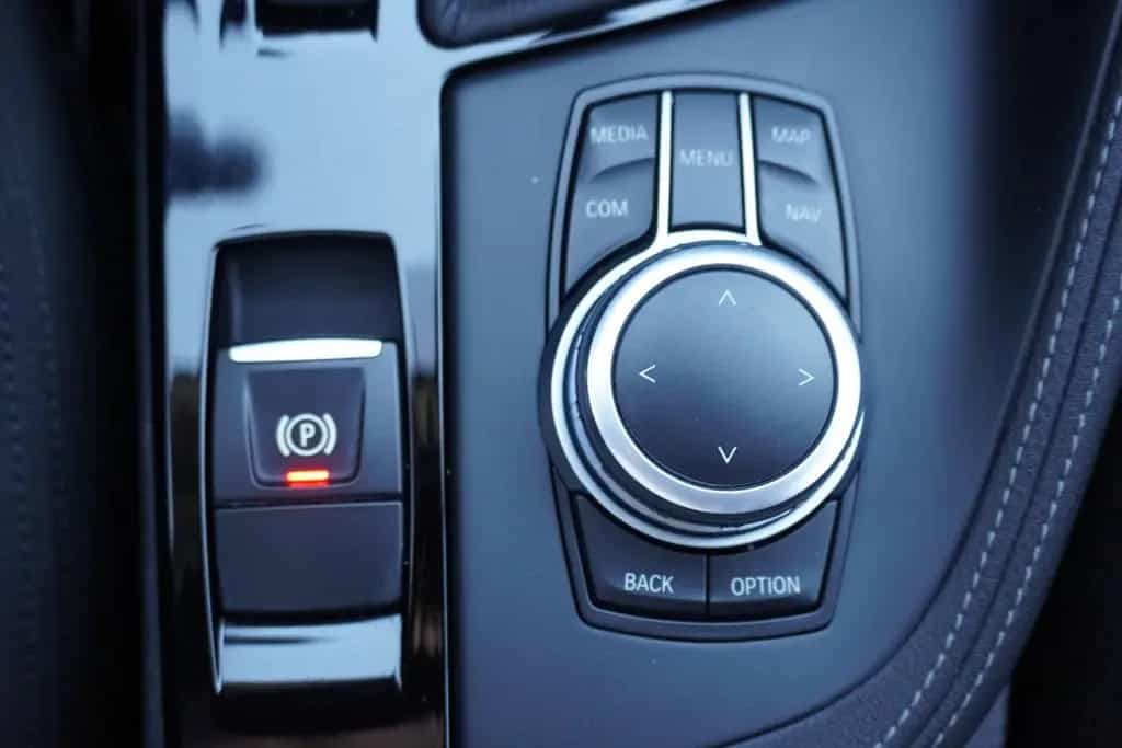 BMW X2 sDrive18iA LED Navi AHK el. Heckklappe PDC 01/2019-photo-14