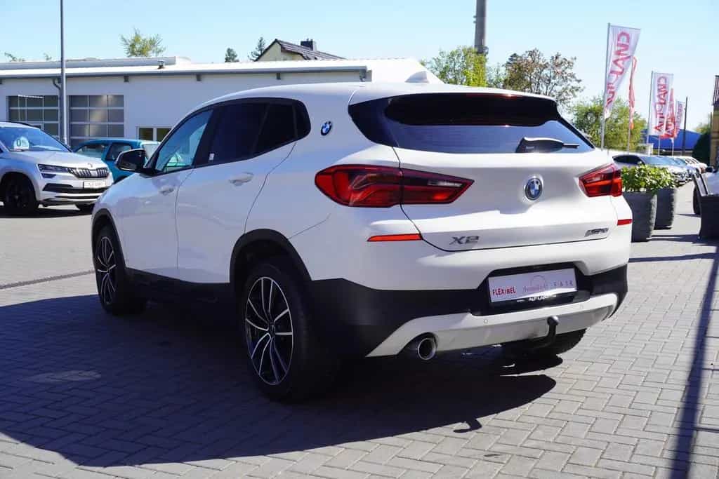 BMW X2 sDrive18iA LED Navi AHK el. Heckklappe PDC 01/2019-photo-2