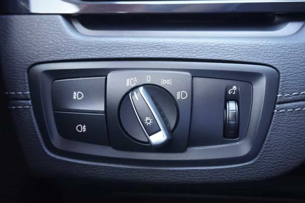 BMW X2 sDrive18iA LED Navi AHK el. Heckklappe PDC 01/2019-photo-24