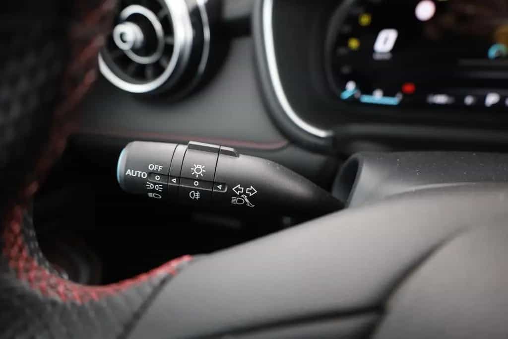 MG HS 1.5 T-GDI Luxury Aut. LED ACC Navi 360° Pano 03/2024-photo-16