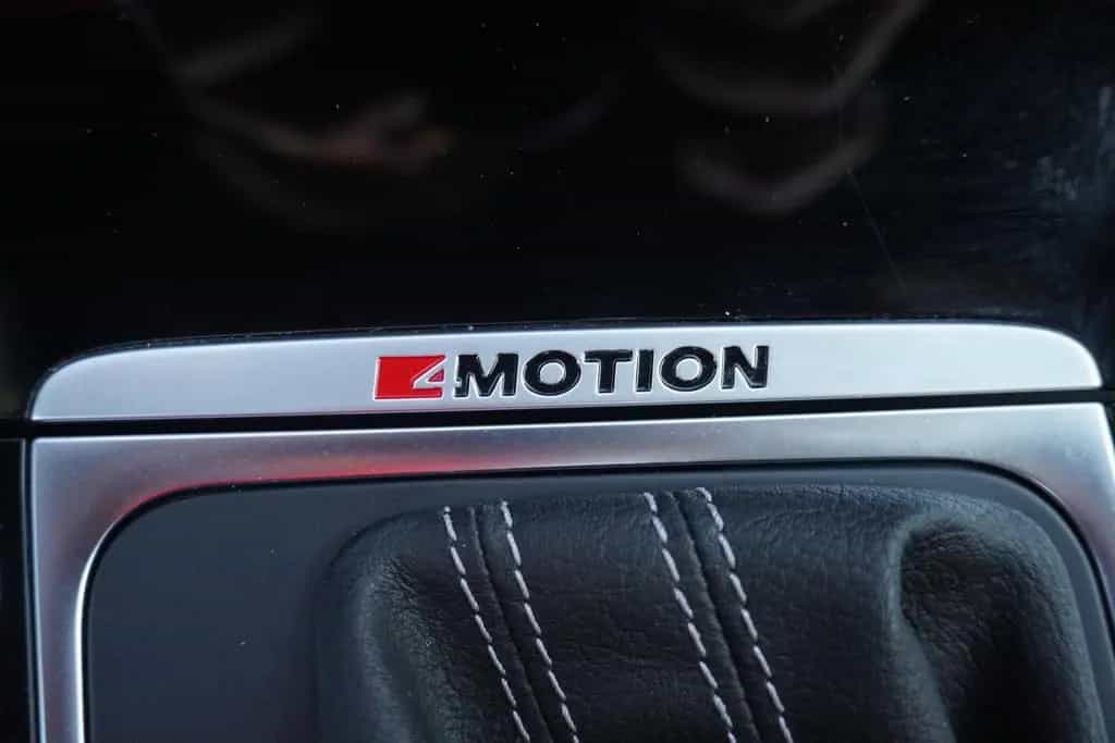 Volkswagen Golf VII Variant 2.0 TSI BMT R 4Motion NAVI ACC 11/2015-photo-26