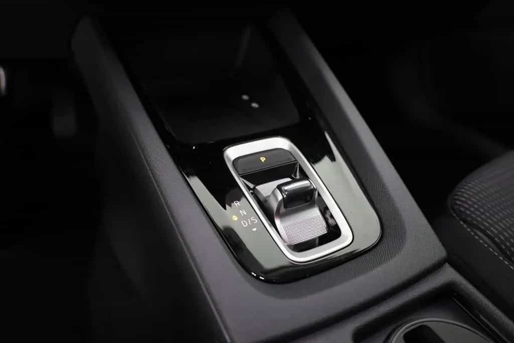 Skoda Octavia Combi 2.0 TDI DSG LED ACC Navi Kamera AH 11/2025-photo-13