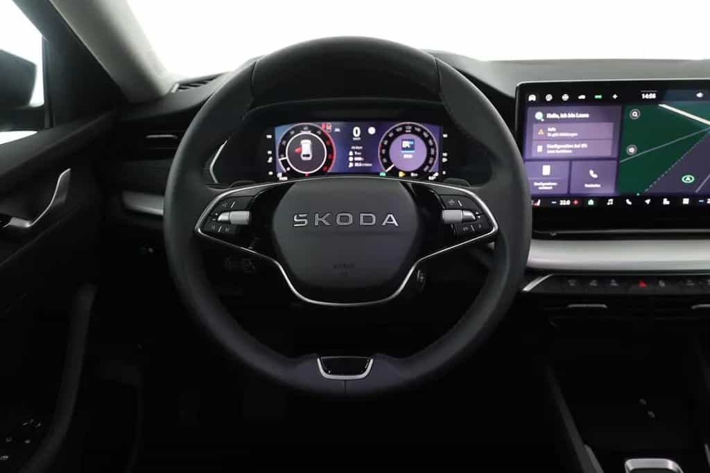 Skoda Octavia Combi 2.0 TDI DSG LED ACC Navi Kamera AH 11/2025-photo-14