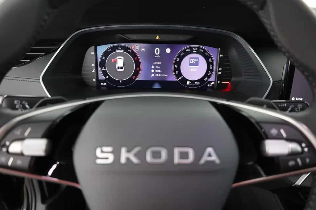 Skoda Octavia Combi 2.0 TDI DSG LED ACC Navi Kamera AH 11/2025-photo-17