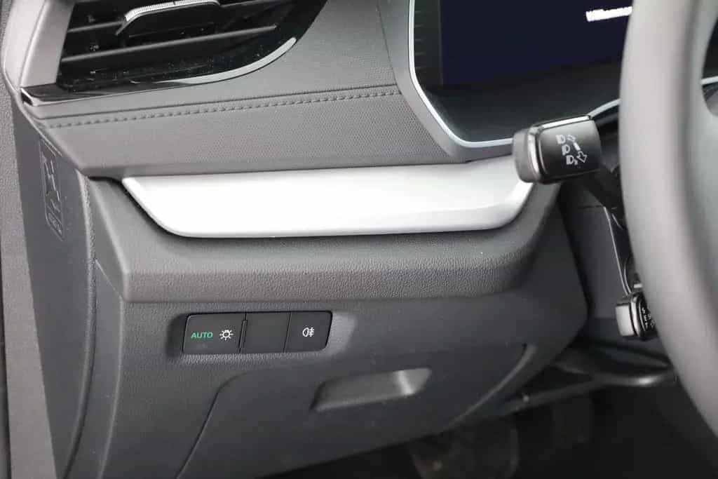 Skoda Octavia Combi 2.0 TDI DSG LED ACC Navi Kamera AH 11/2025-photo-21