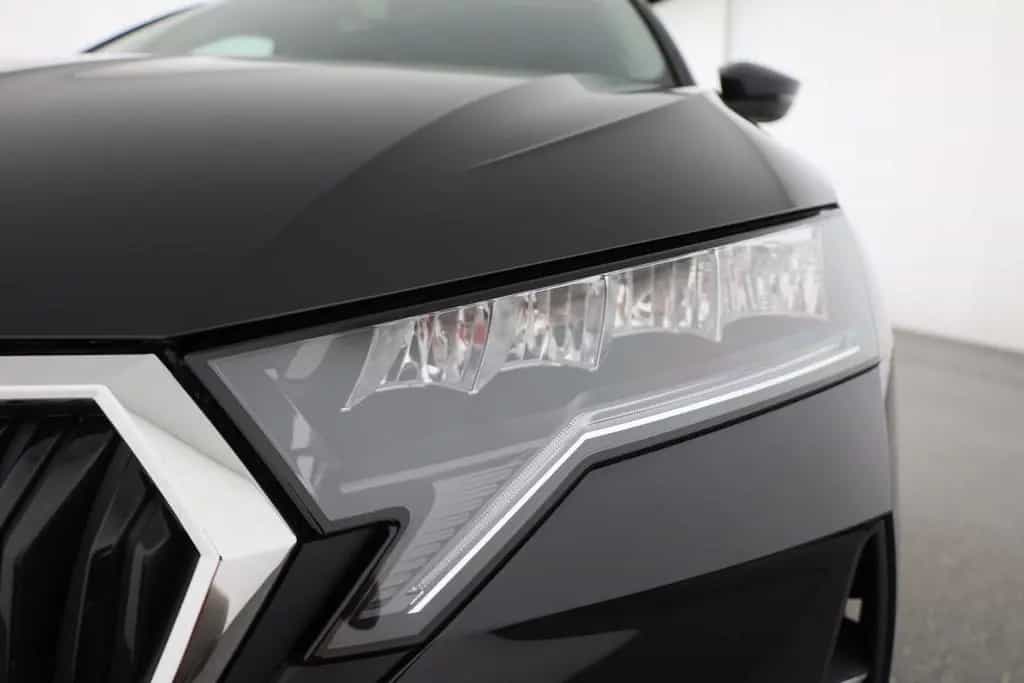 Skoda Octavia Combi 2.0 TDI DSG LED ACC Navi Kamera AH 11/2025-photo-32
