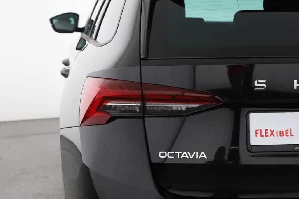 Skoda Octavia Combi 2.0 TDI DSG LED ACC Navi Kamera AH 11/2025-photo-33