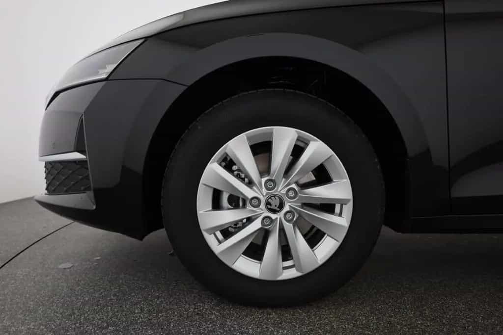 Skoda Octavia Combi 2.0 TDI DSG LED ACC Navi Kamera AH 11/2025-photo-34