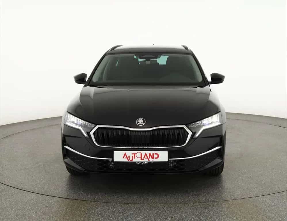 Skoda Octavia Combi 2.0 TDI DSG LED ACC Navi Kamera AH 11/2025-photo-7
