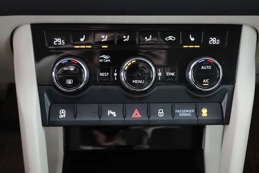 Skoda Kodiaq 1.4 TSI Style 4x4 LED Navi Keyless Kamera 01/2018-photo-11