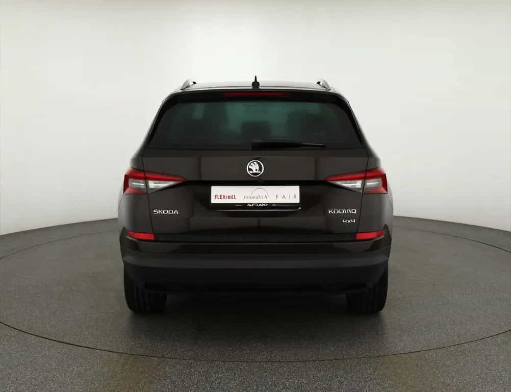 Skoda Kodiaq 1.4 TSI Style 4x4 LED Navi Keyless Kamera 01/2018-photo-3