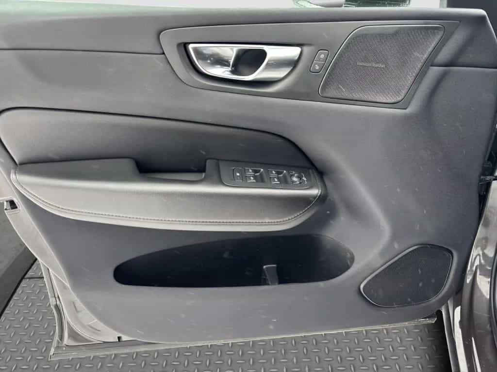 Volvo XC60 B4 Momentum Pro/Navi/LED/AHK/Pano/360K/LHZ 04/2022-photo-11