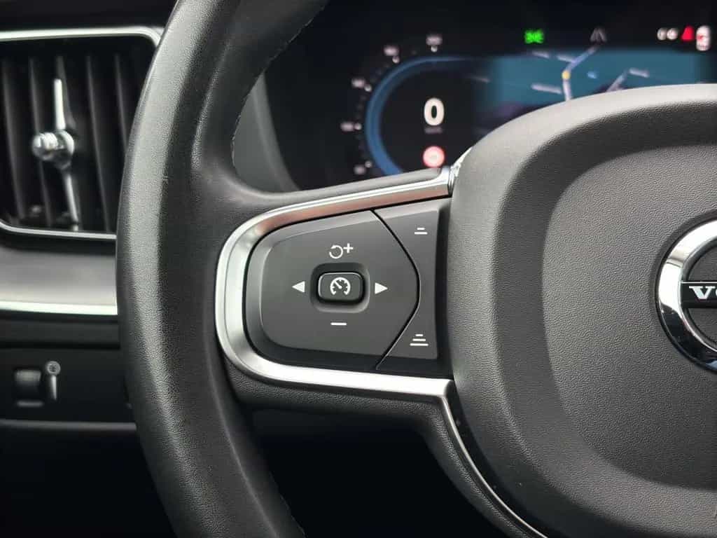 Volvo XC60 B4 Momentum Pro/Navi/LED/AHK/Pano/360K/LHZ 04/2022-photo-19