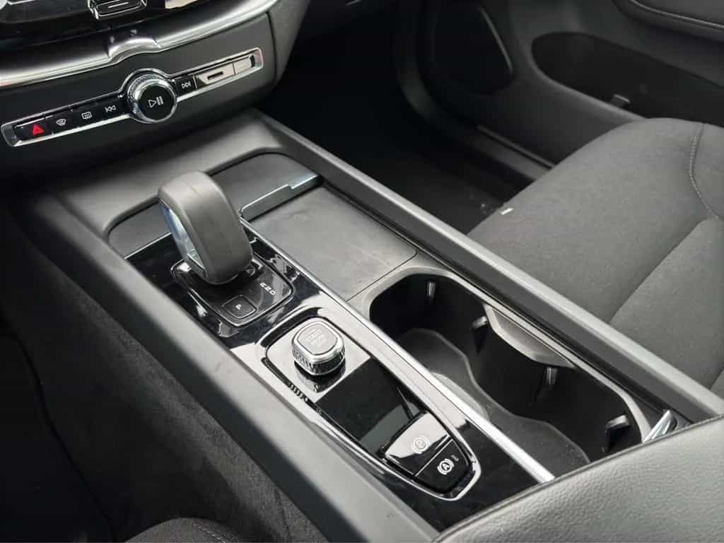Volvo XC60 B4 Momentum Pro/Navi/LED/AHK/Pano/360K/LHZ 04/2022-photo-21
