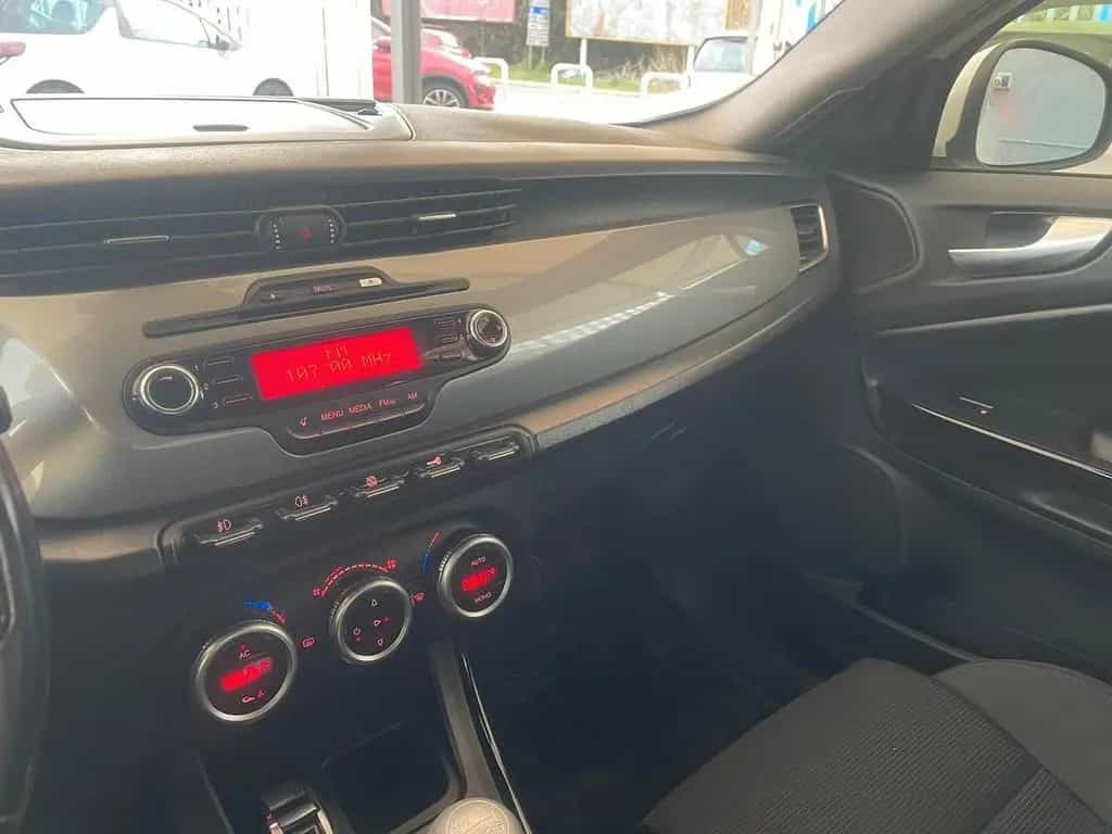 Alfa Romeo Giulietta 1.6 JTDm-2 105 CV Exclusive 06/2012-photo-12
