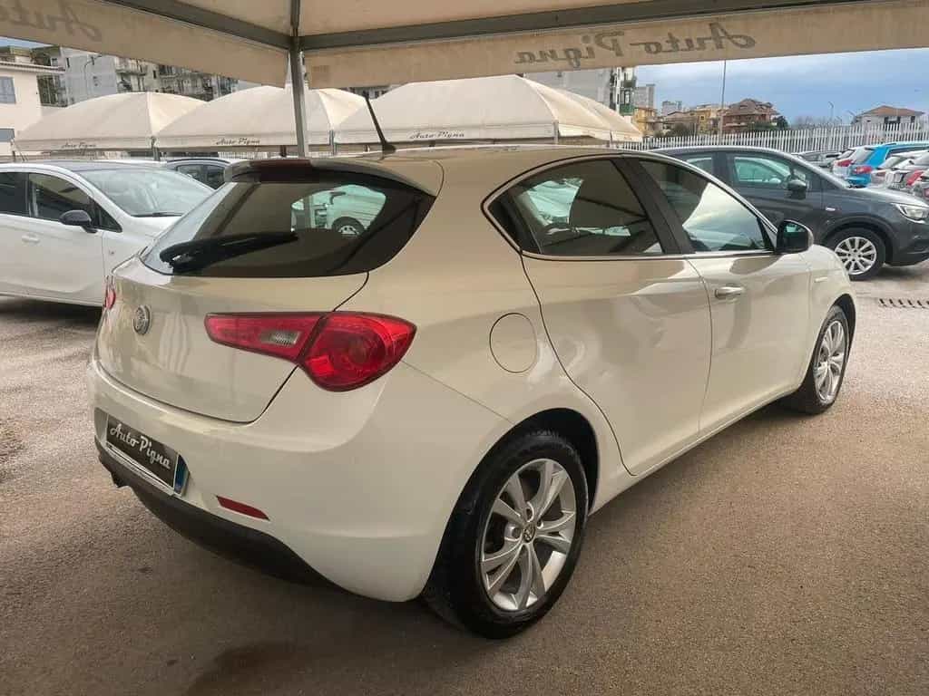 Alfa Romeo Giulietta 1.6 JTDm-2 105 CV Exclusive 06/2012-photo-4