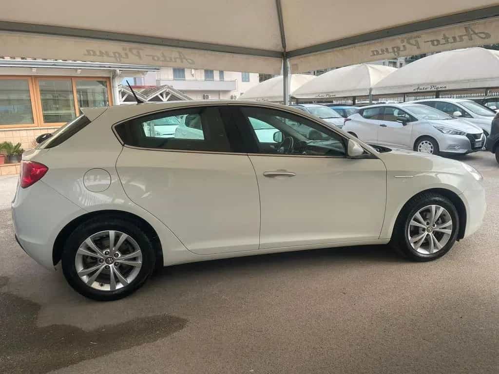 Alfa Romeo Giulietta 1.6 JTDm-2 105 CV Exclusive 06/2012-photo-5