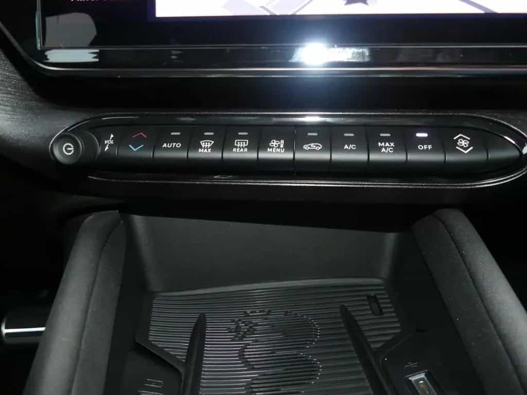 Alfa Romeo Junior IBRIDA SPECIALE 1.2 VGT 145PS DCT6 SCHIEB 11/2025-photo-18