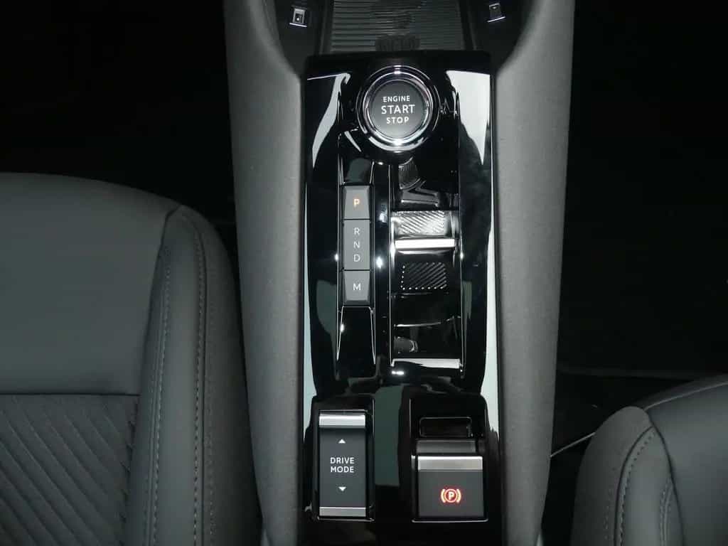 Alfa Romeo Junior IBRIDA SPECIALE 1.2 VGT 145PS DCT6 SCHIEB 11/2025-photo-19