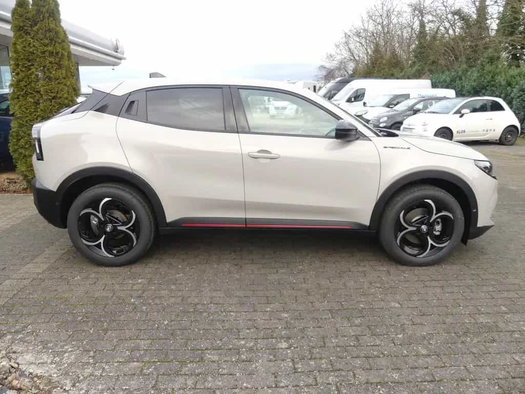 Alfa Romeo Junior IBRIDA SPECIALE 1.2 VGT 145PS DCT6 SCHIEB 11/2025-photo-2