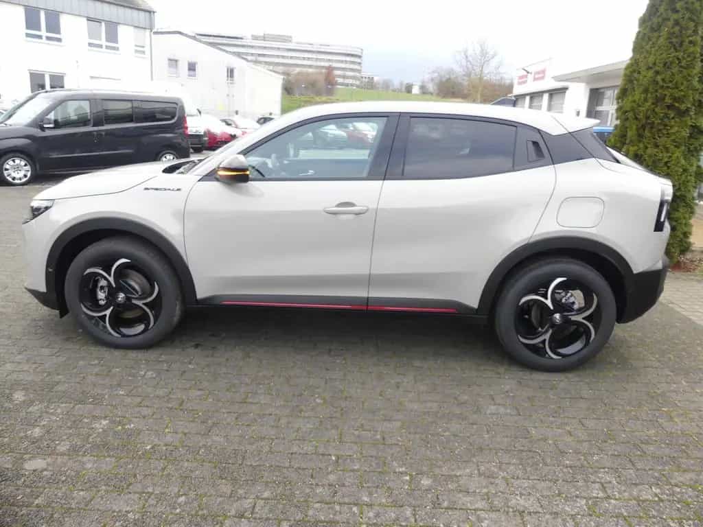 Alfa Romeo Junior IBRIDA SPECIALE 1.2 VGT 145PS DCT6 SCHIEB 11/2025-photo-6