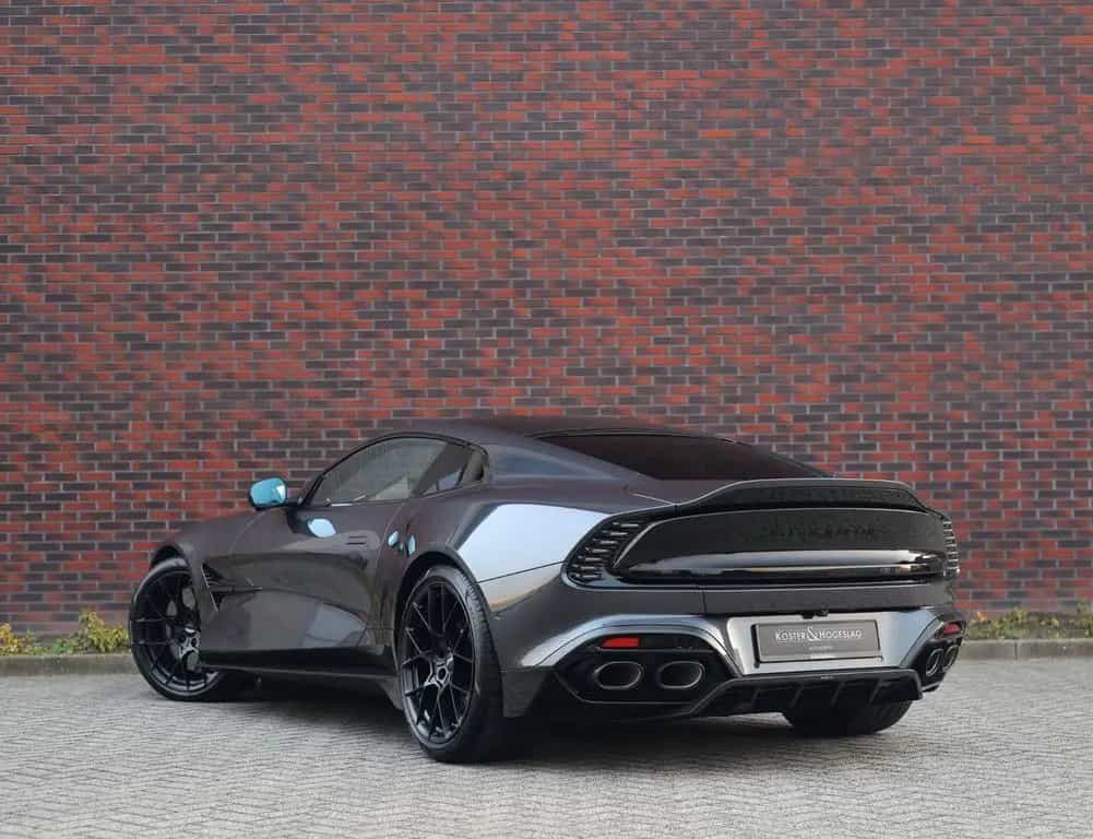 Aston Martin Vanquish 5.2 V12 | Q Epsilon Black - B&W 09/2024-photo-1