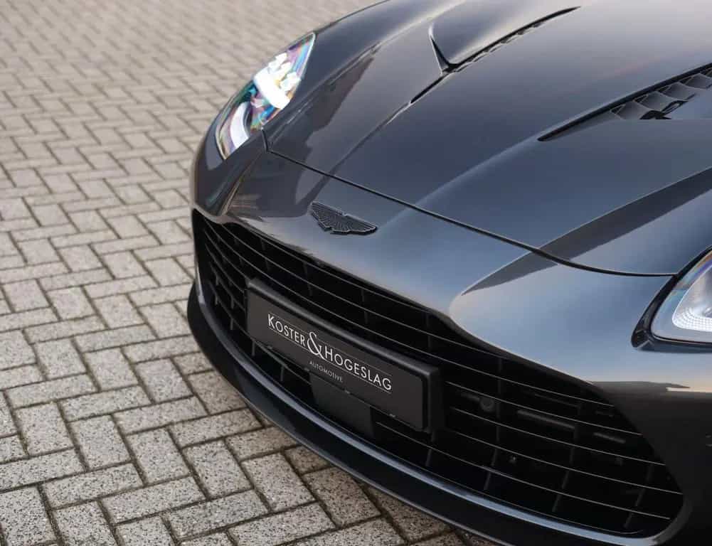 Aston Martin Vanquish 5.2 V12 | Q Epsilon Black - B&W 09/2024-photo-17