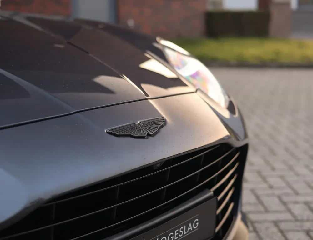 Aston Martin Vanquish 5.2 V12 | Q Epsilon Black - B&W 09/2024-photo-8