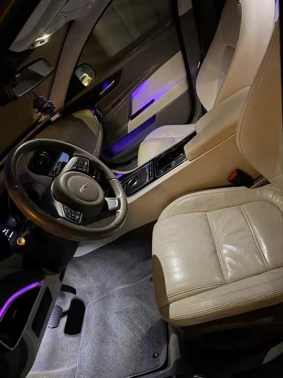 Jaguar XE 20d 180PS Prestige Automatik Prestige 05/2015-photo-10
