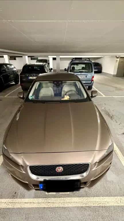 Jaguar XE 20d 180PS Prestige Automatik Prestige 05/2015-photo-3