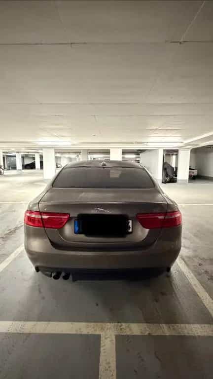 Jaguar XE 20d 180PS Prestige Automatik Prestige 05/2015-photo-5