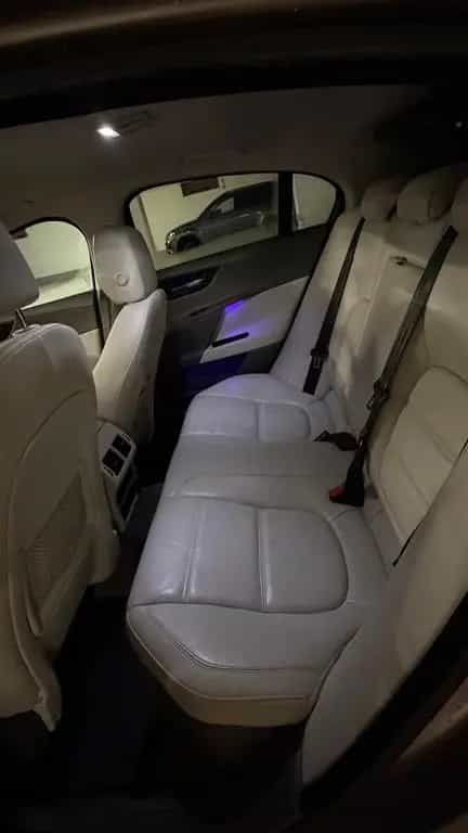 Jaguar XE 20d 180PS Prestige Automatik Prestige 05/2015-photo-8