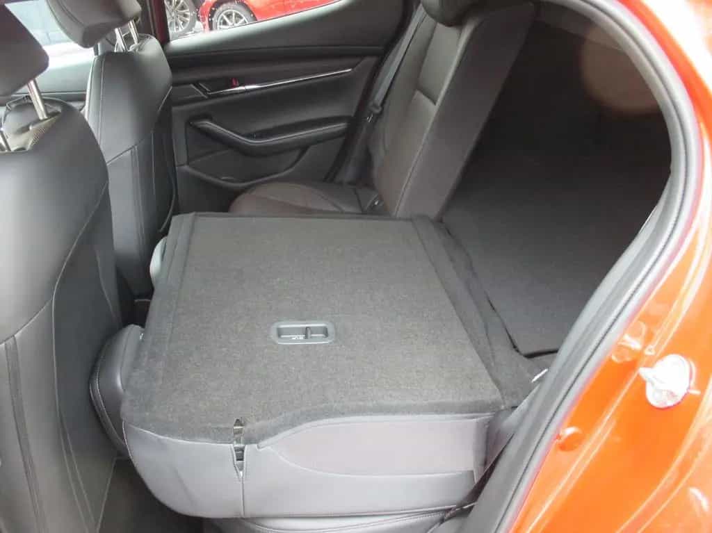 Mazda 3 2.5L e-SKYACTIV G 140 6AT FWD Takumi 02/2026-photo-11