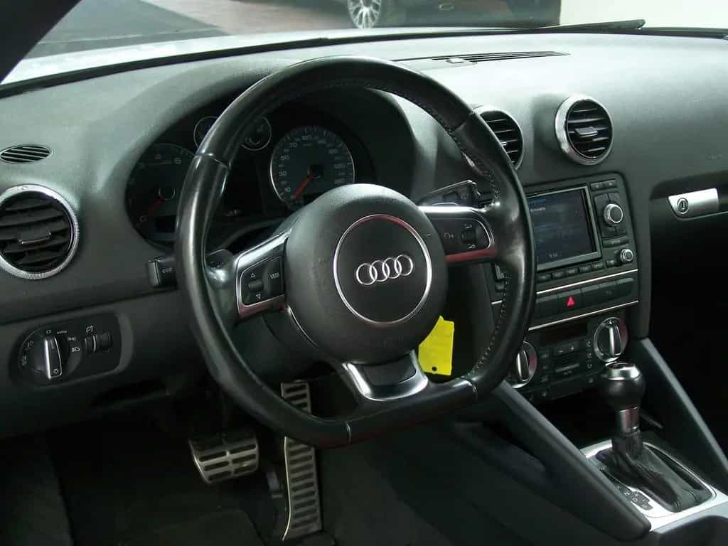 Audi A3 1.8 TFSI Ambition AUTOM LEDER+NAV+PDC+XEN+SHZ 04/2013-photo-6