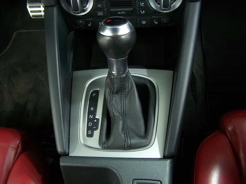 Audi A3 1.8 TFSI Ambition AUTOM LEDER+NAV+PDC+XEN+SHZ 04/2013-photo-9