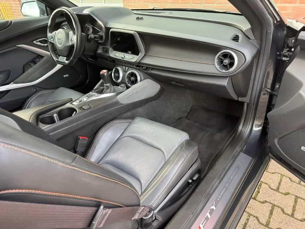 Chevrolet Camaro V6 3,6 50th Anniversary Edition 06/2017-photo-15