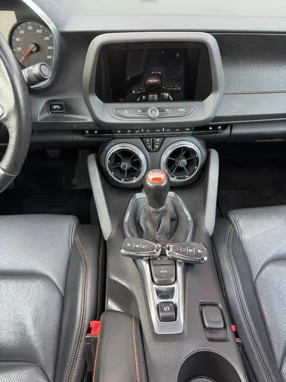Chevrolet Camaro V6 3,6 50th Anniversary Edition 06/2017-photo-27