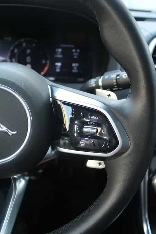 Jaguar XE R-Dynamic Black AWD 01/2024-photo-19
